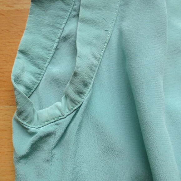 BCBG Silk Sleeveless Light Turquoise Cerulean Baby Blue Blouse Top - Picture 4 of 5